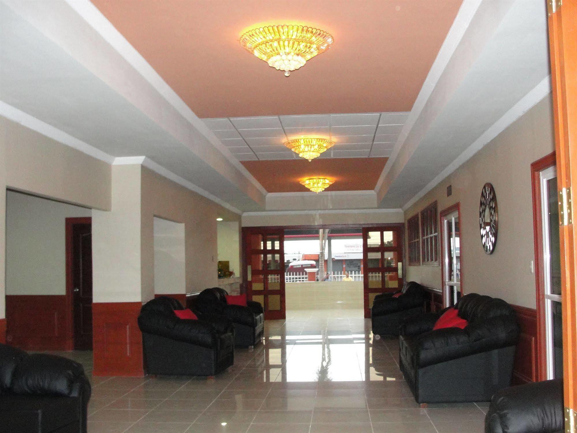 Hotel Sevilla Usulutan Exteriér fotografie